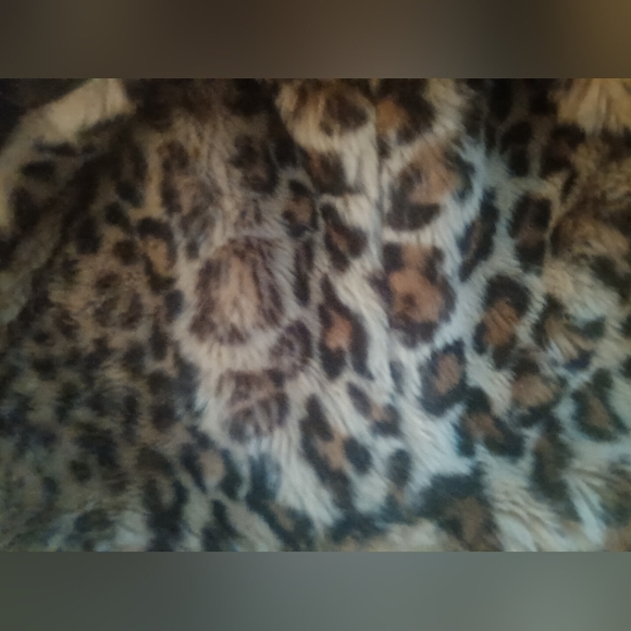 Forever 21 warm and cozy jacket - Picture 5 of 16